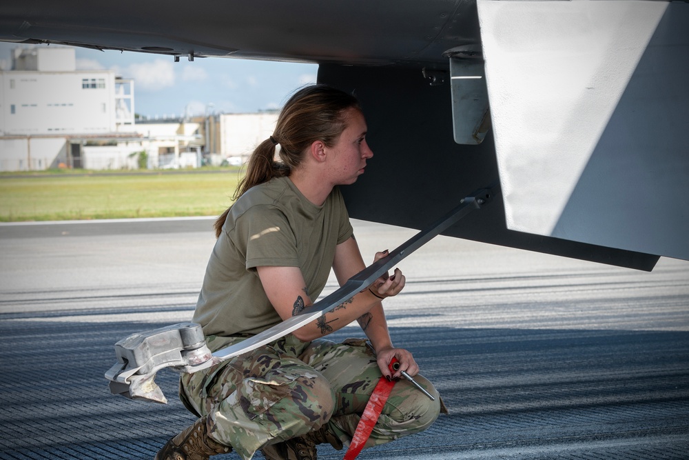 Yokota, Misawa Airmen conduct annual Aircraft Arresting System certification