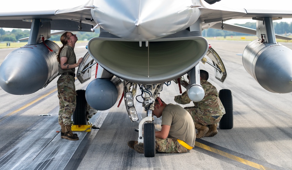 Yokota, Misawa Airmen conduct annual Aircraft Arresting System certification