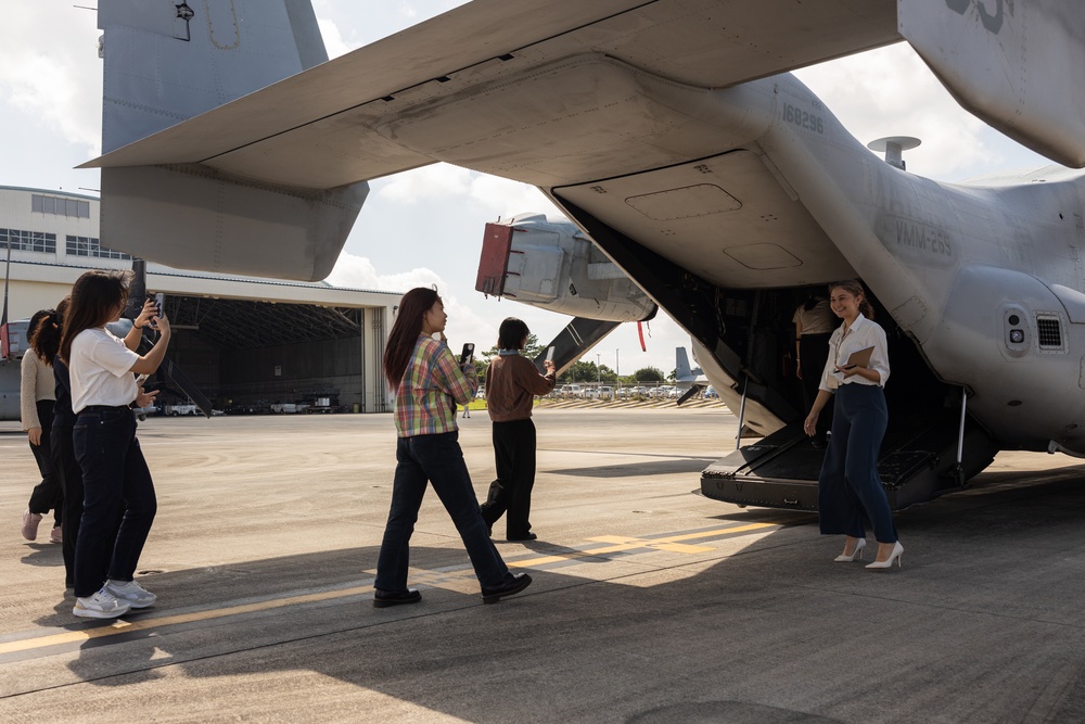 Okinawa International University Students Visit MCAS Futenma