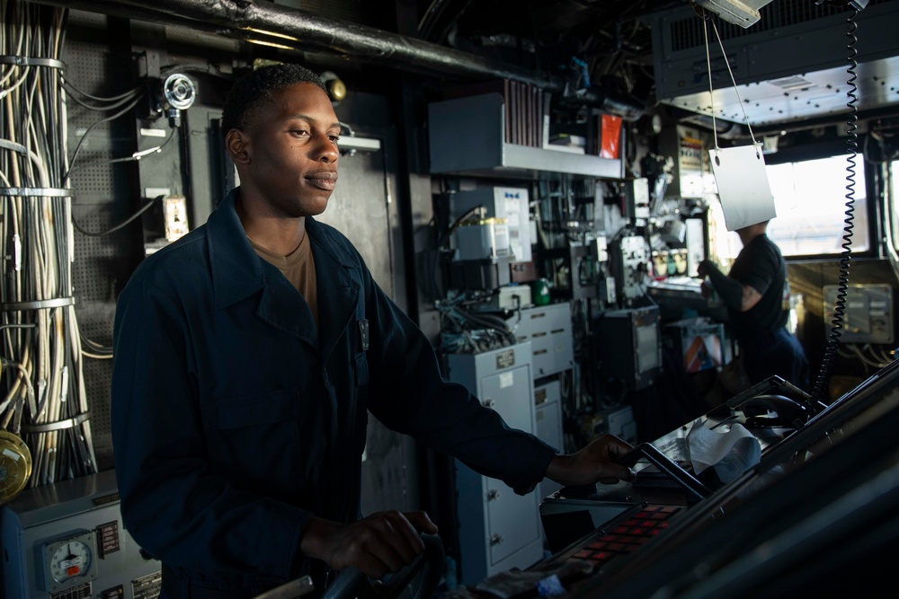 USS Gettysburg Conducts Routine Operations