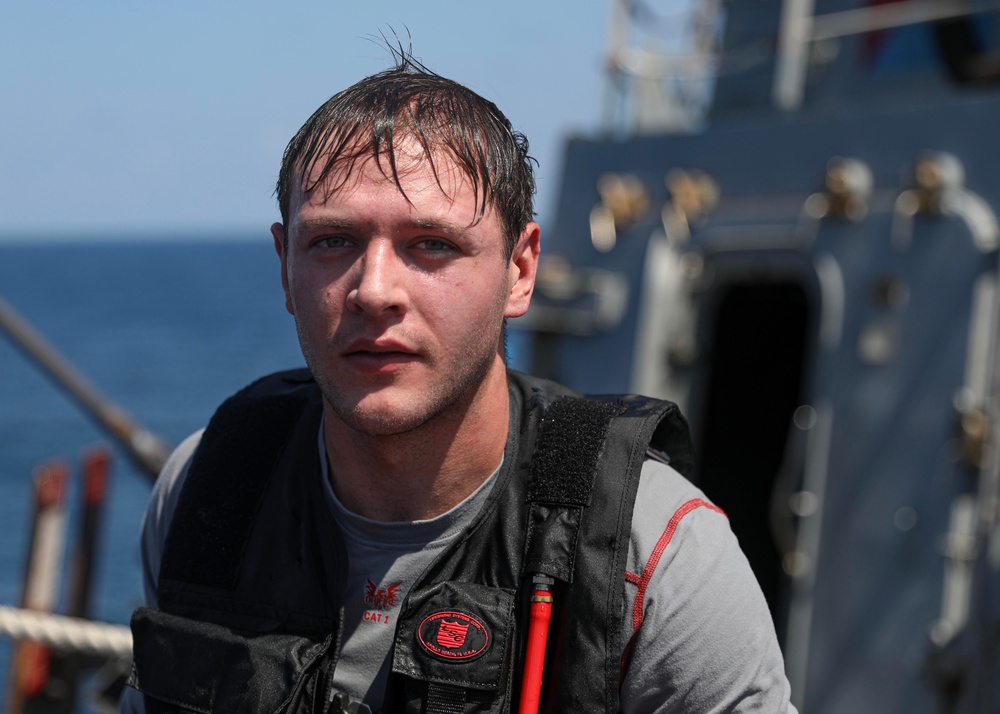 USS Dewey (DDG 105) Conducts Search and Rescue Swimmer Drill While Operating in the Bay of Bengal