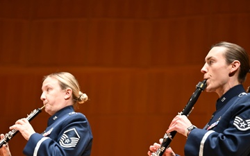 U.S. Air Force Heritage Winds performs in Youngstown