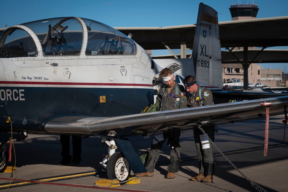 T-6A Texan II pre-flight inspection at Laughlin AFB