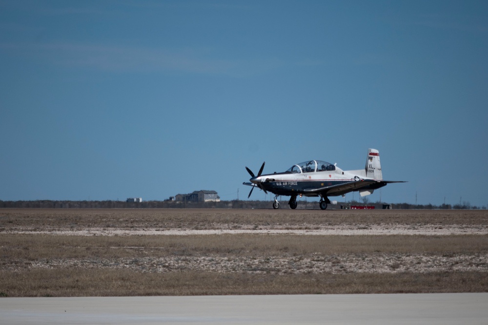 Feb. 14, 2024 T-6A Texan II take offs at Laughlin AFB