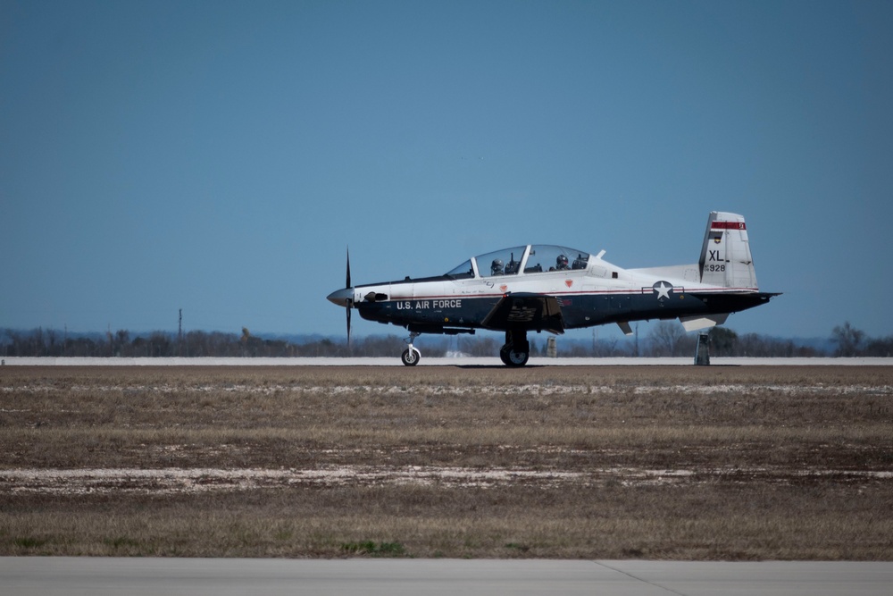 Feb. 14, 2024 T-6A Texan II take offs at Laughlin AFB