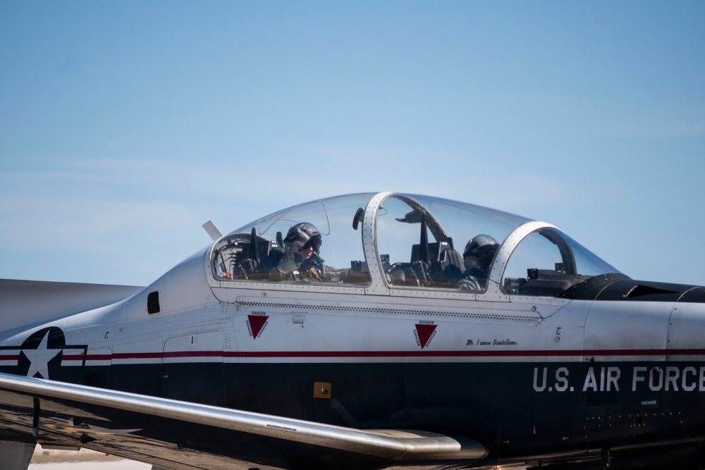 Feb. 14, 2024 T-6A Texan II take offs at Laughlin AFB