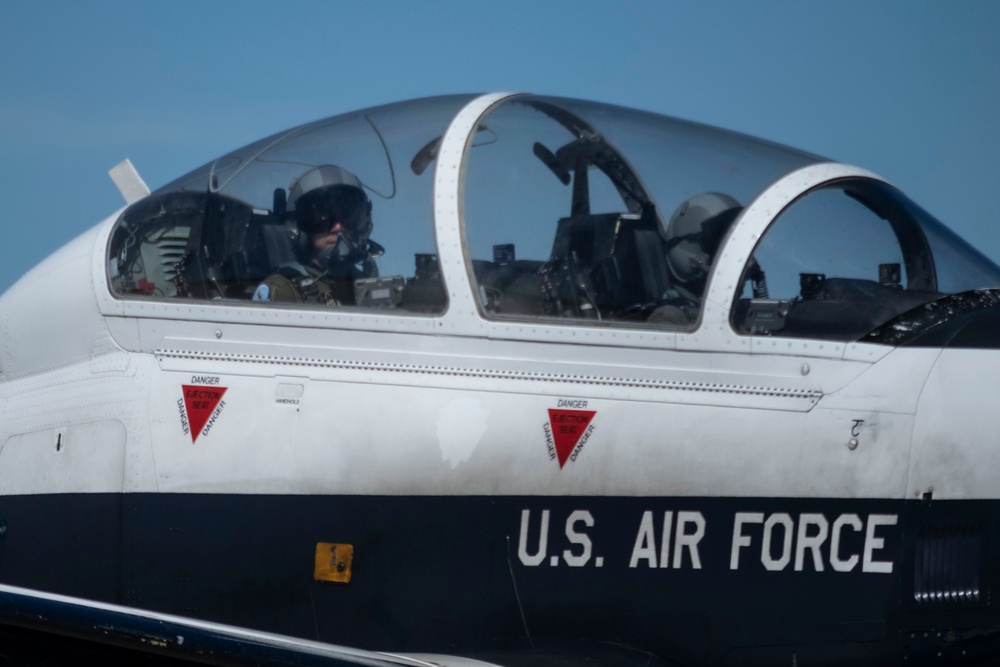 Feb. 14, 2024 T-6A Texan II take offs at Laughlin AFB