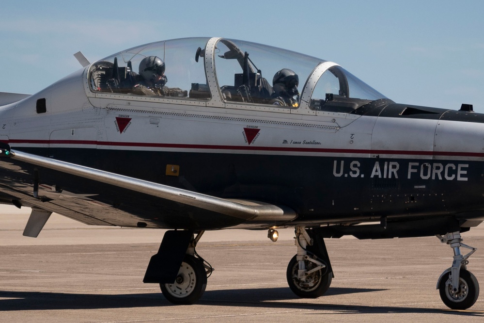 Feb. 14, 2024 T-6A Texan II take offs at Laughlin AFB