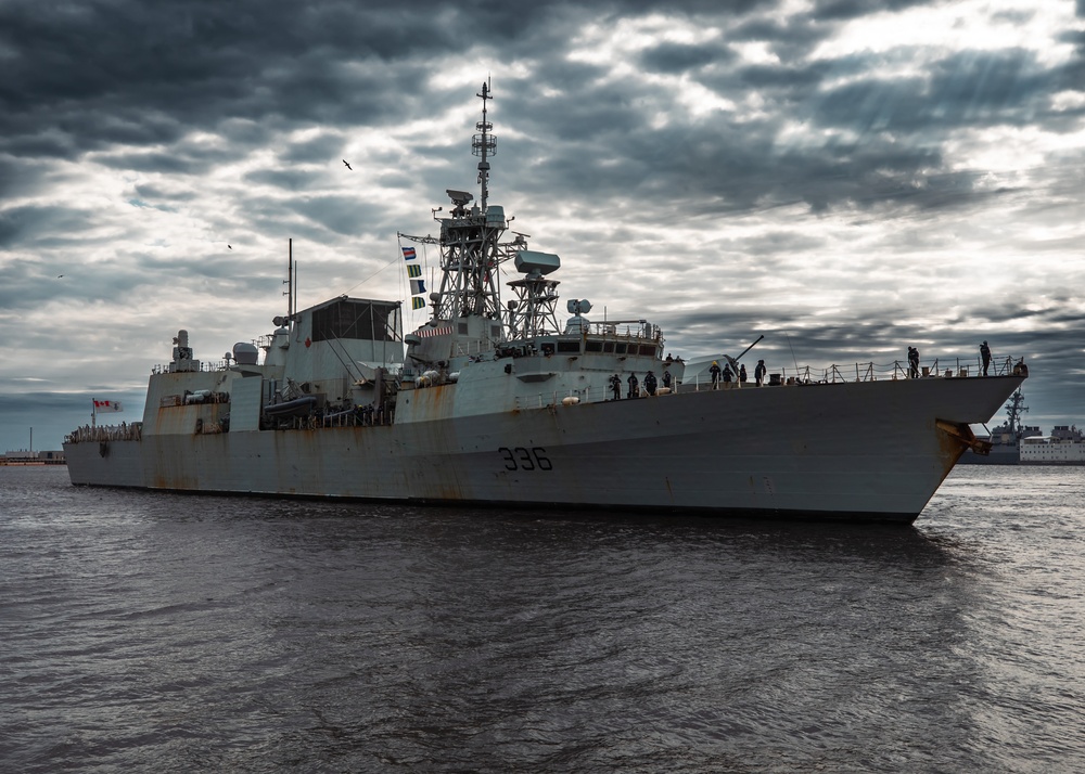 HMCS Montreal Pulls Into Naval Station Mayport