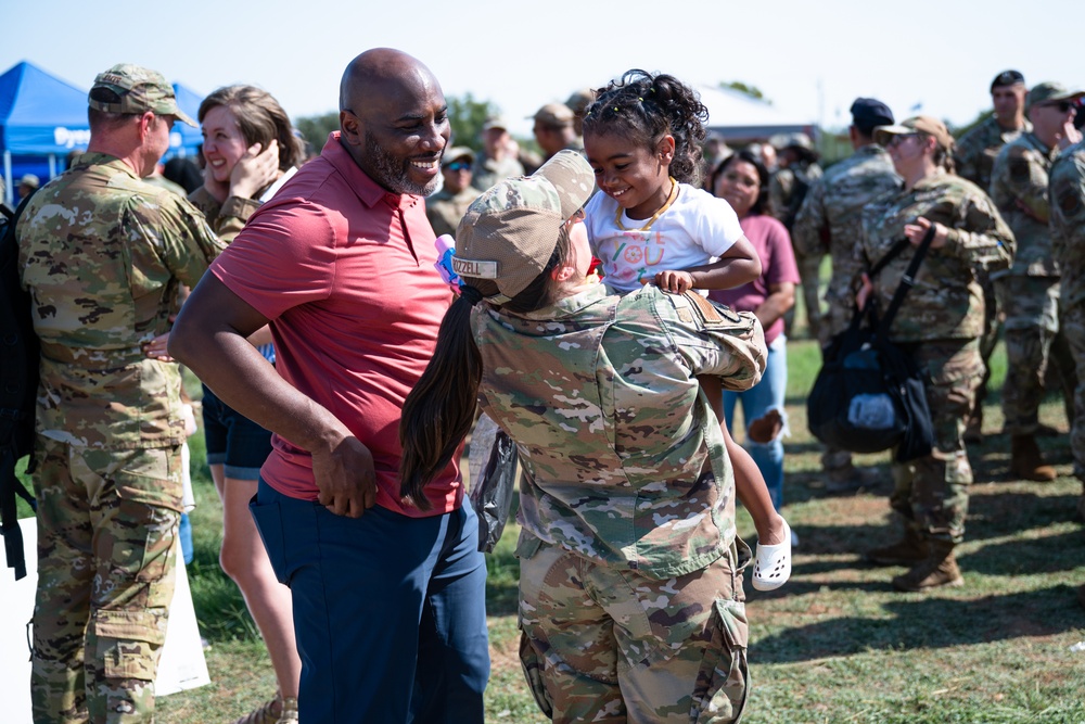 Dyess welcomes home deployed Airmen