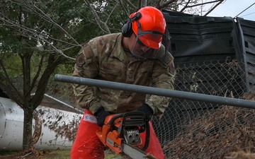 Tennessee Airmen clear debris in aftermath of Hurricane Helene