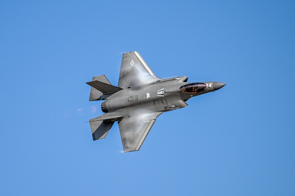 F-35 Demo team rehearses at home base