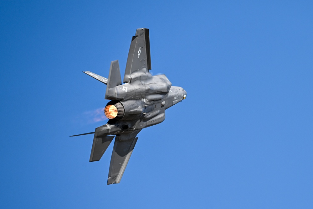 F-35 Demo team rehearses at home base