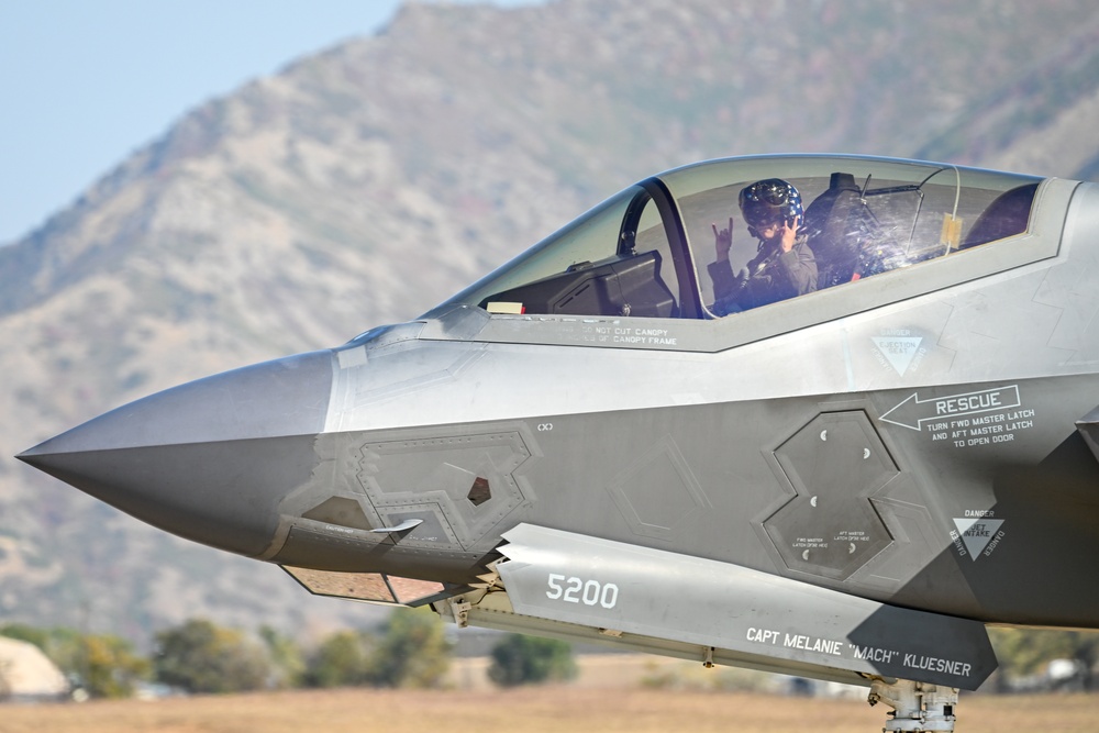 F-35 Demo team rehearses at home base