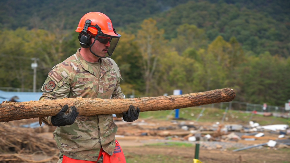 Tennessee Airmen clear debris in aftermath of Hurricane Helene