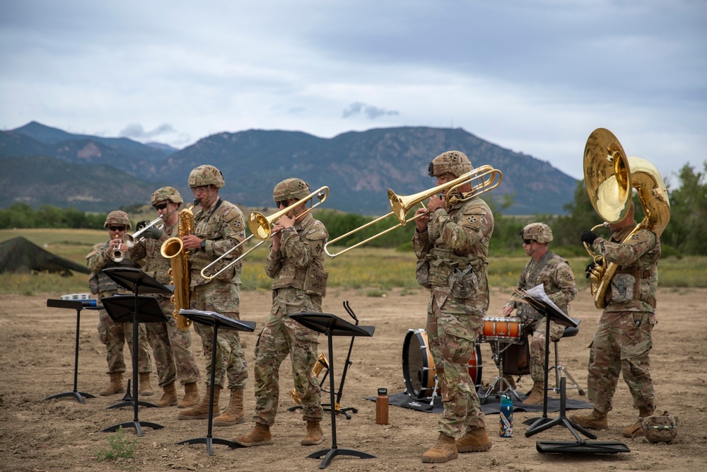 4ID band performs for soldiers during Lethal Ivy