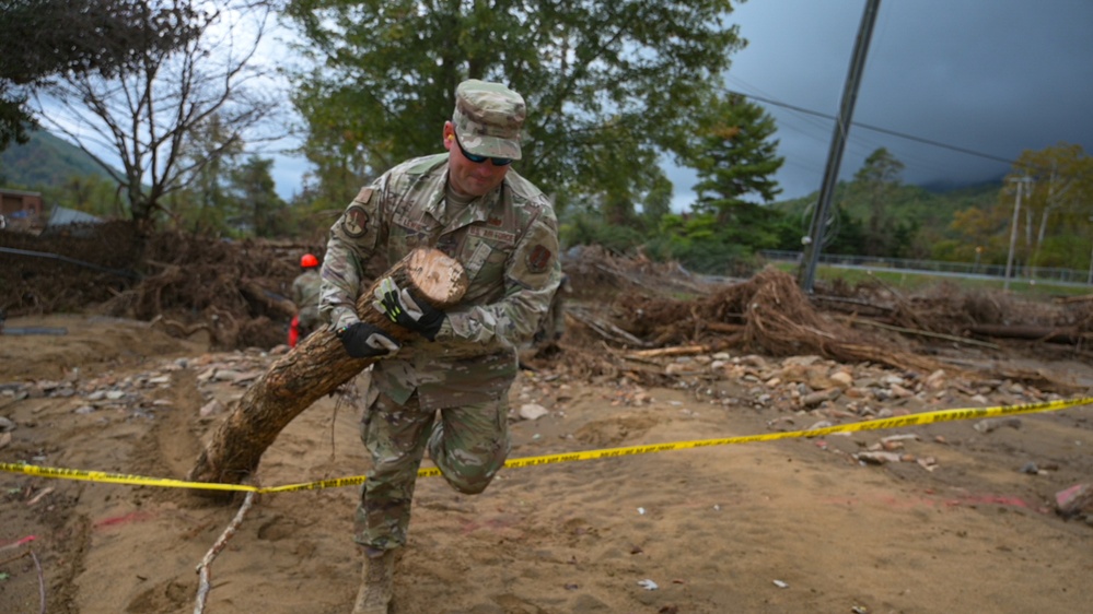 Tennessee Airmen clear debris in aftermath of Hurricane Helene