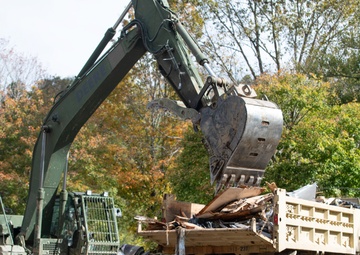 Tennessee Guardsmen continue efforts in Hampton and Roan Mountain, Tennessee