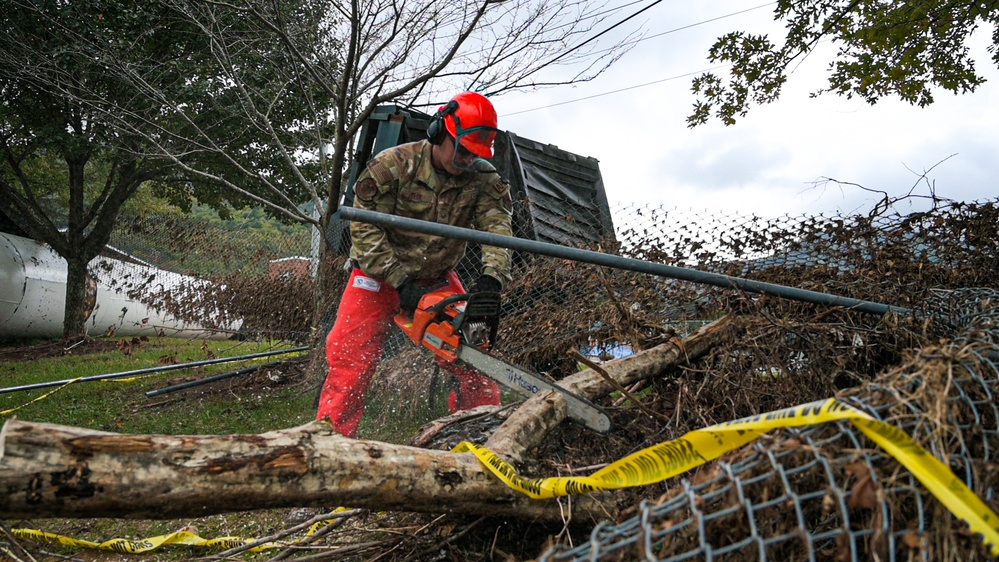 Tennessee Airmen clear debris in aftermath of Hurricane Helene