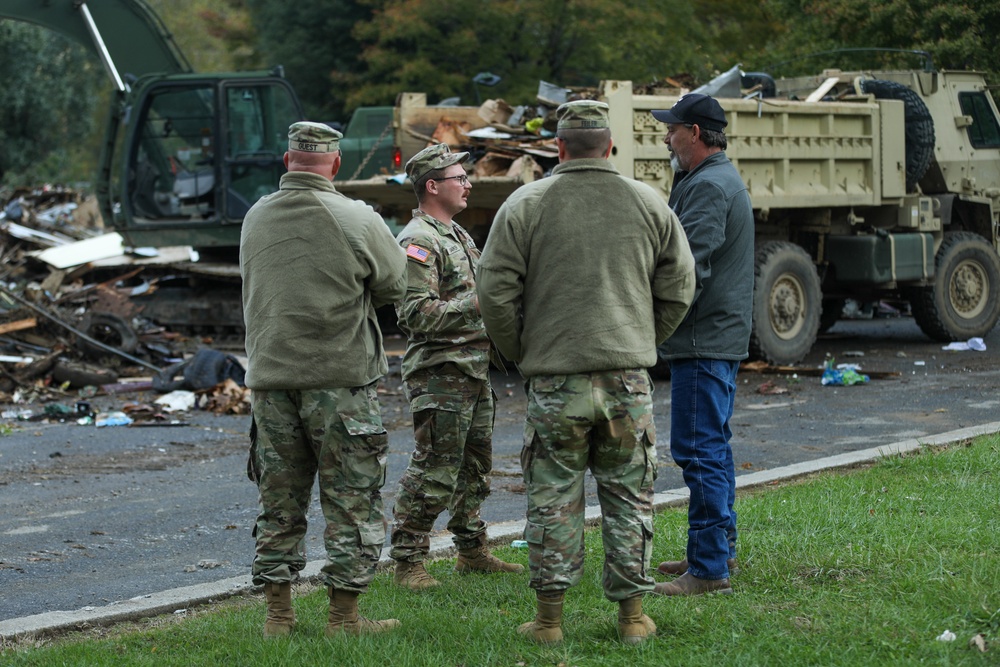 Tennessee Guardsmen continue efforts in Hampton and Roan Mountain, Tennessee