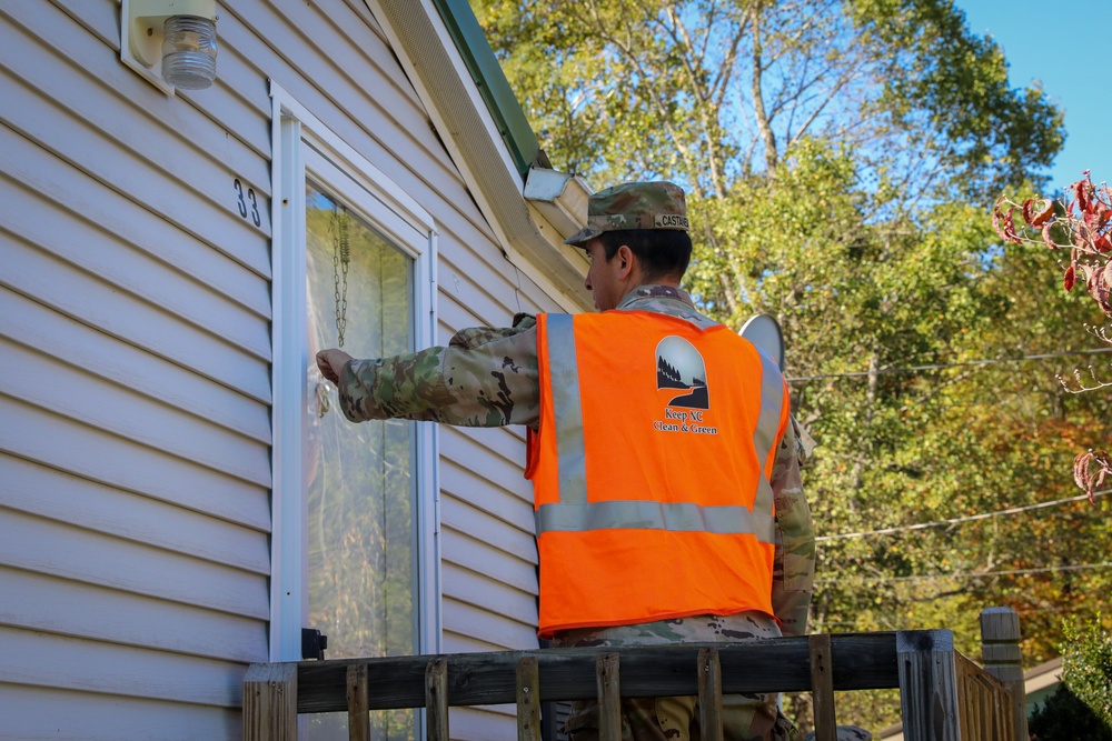 NC Guardsmen Go Door to Door after Tropical Storm Helene