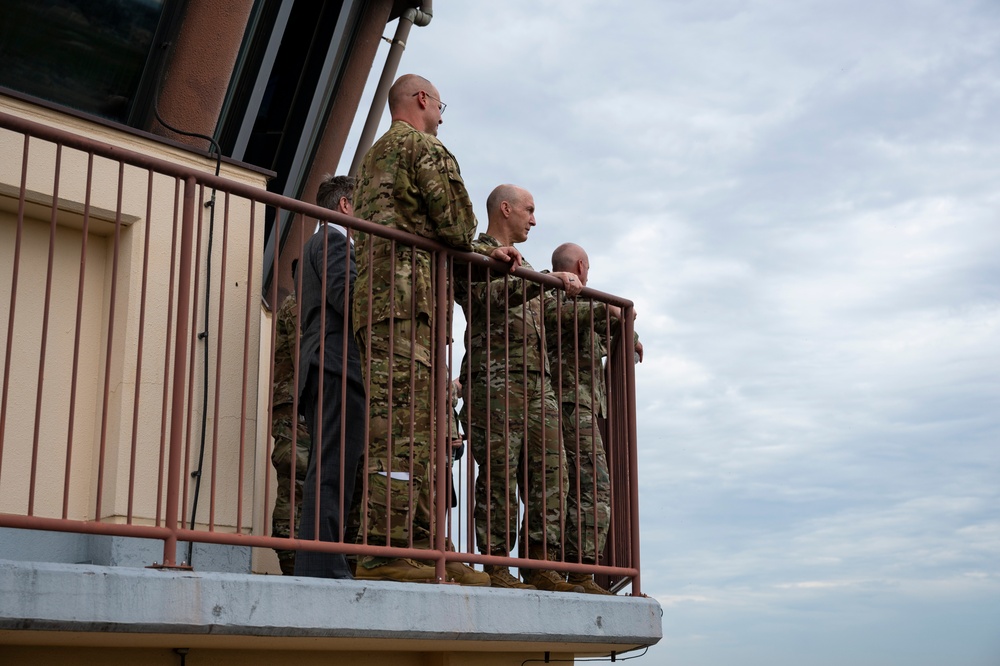 CSAF, CMSAF communicates readiness, reoptimization during visit at Yokota