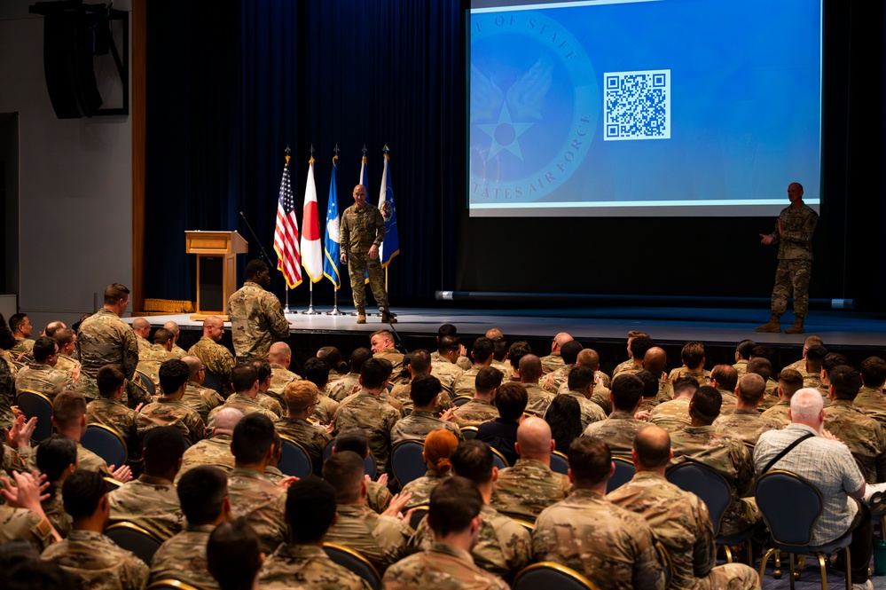 CSAF, CMSAF communicates readiness, reoptimization during visit at Yokota