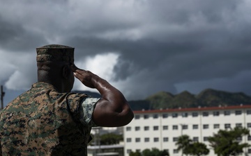 31st MEU Commanding Officer awards Marines in MAGTF Formation