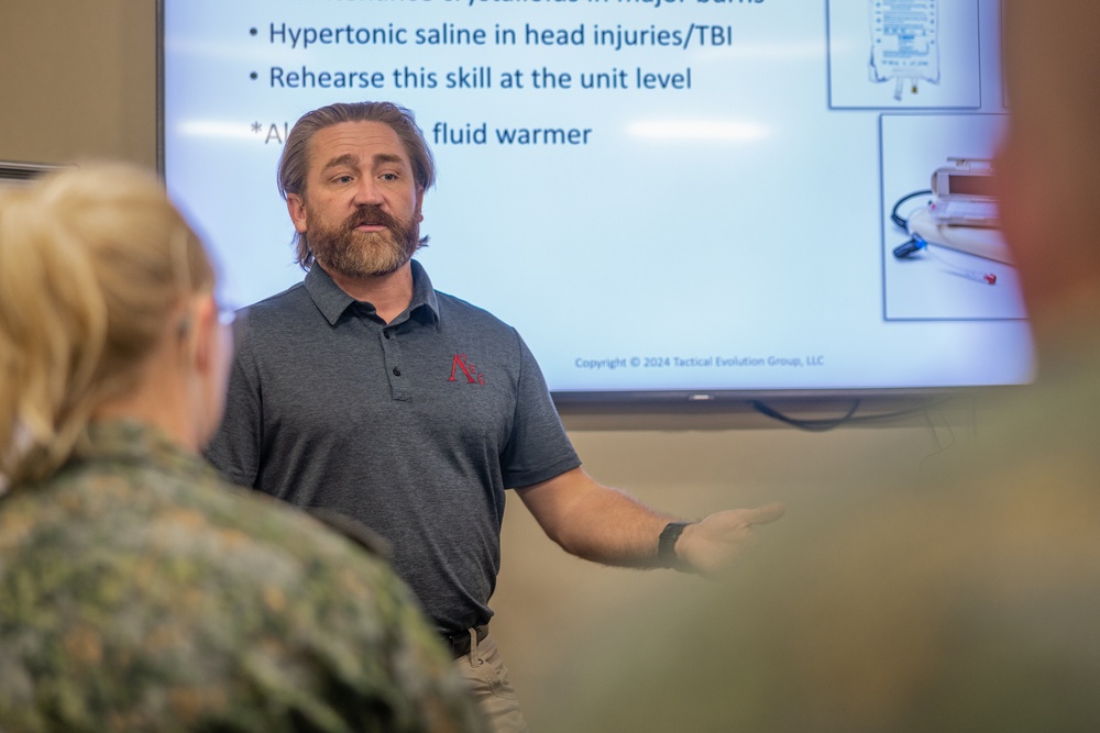 Dutch Marines attends a prolonged casualty care class