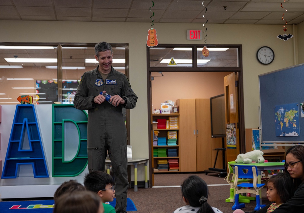 Osan’s Library host Kids in Aviation
