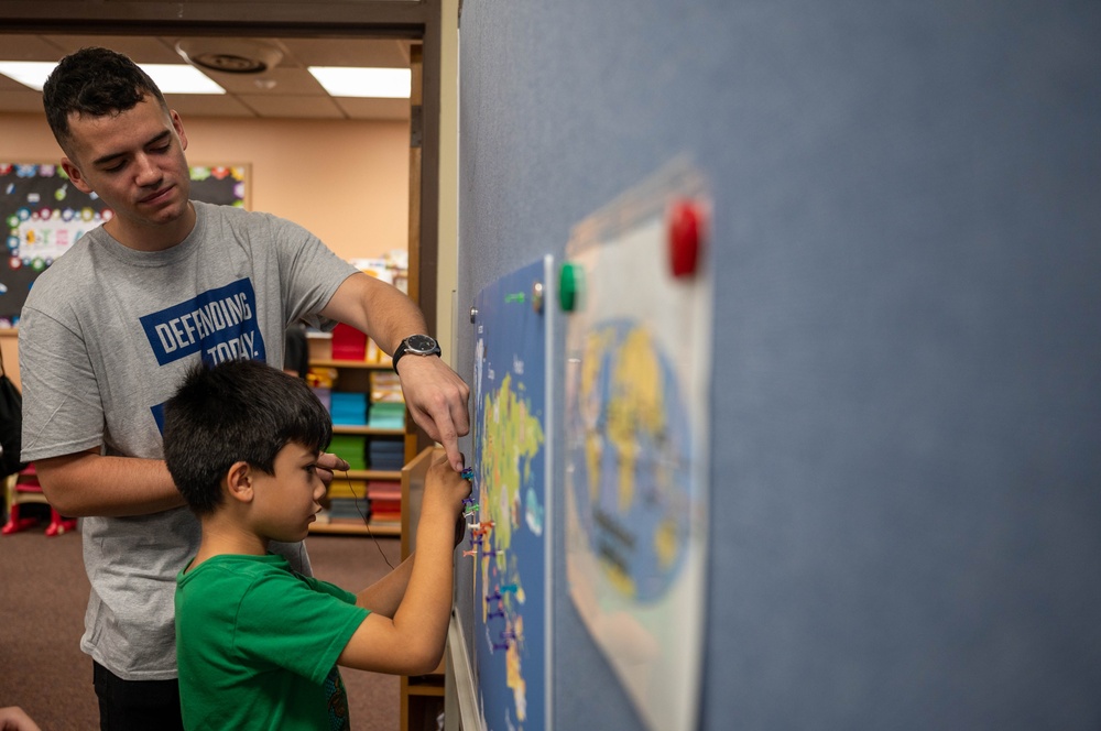 Osan’s Library host Kids in Aviation