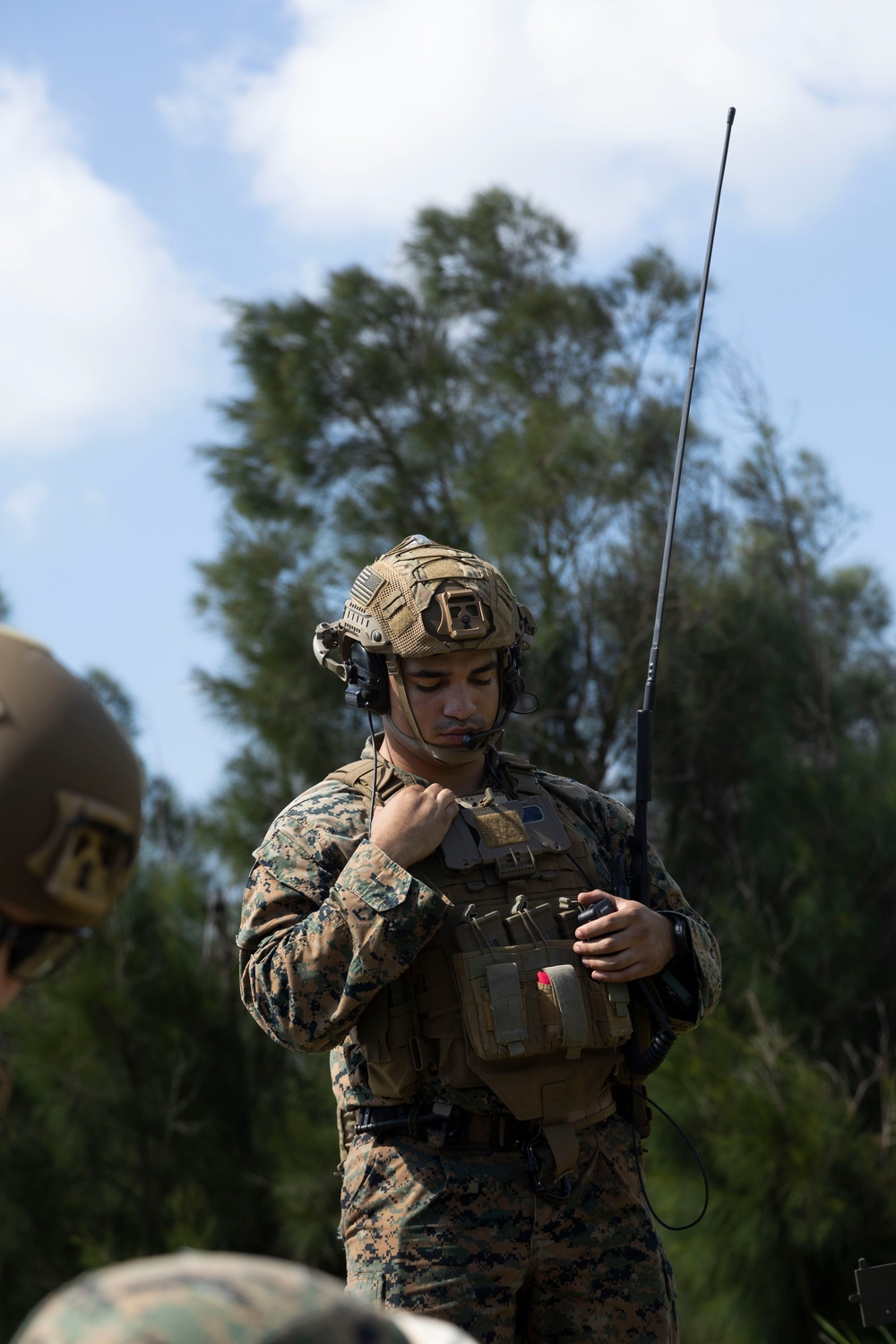 5th ANGLICO Marines coordinate fires with 1-1 SFG