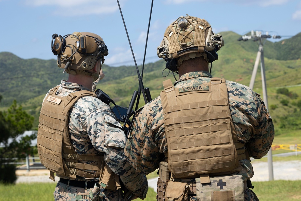 5th ANGLICO Marines coordinate fires with 1-1 SFG