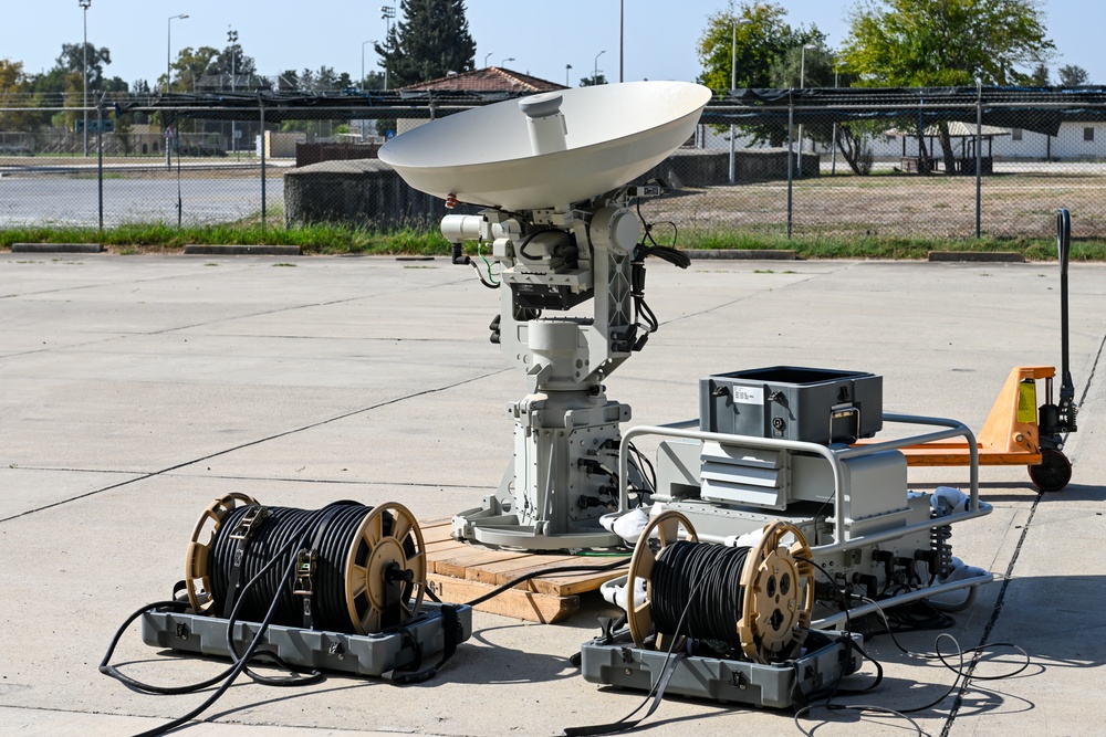 Incirlik's 39th Communications Squadron sets up GASNT