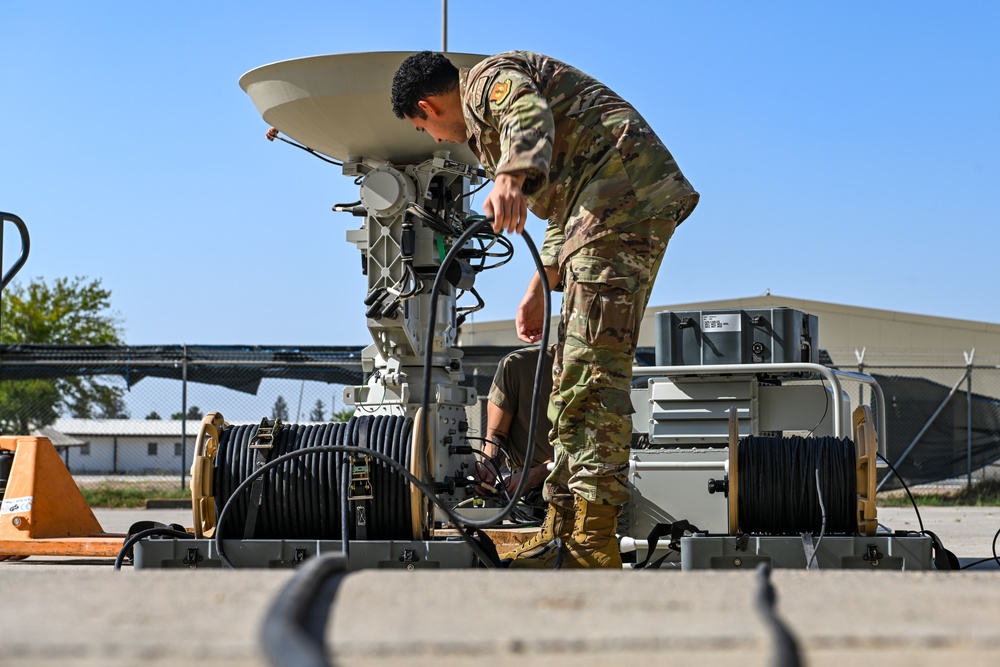 Incirlik's 39th Communications Squadron sets up GASNT