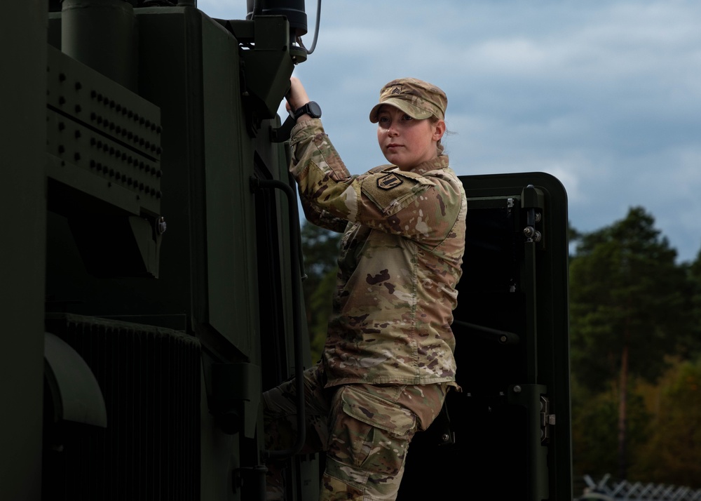 41st Field Artillery Brigade MLRS Walk-Through