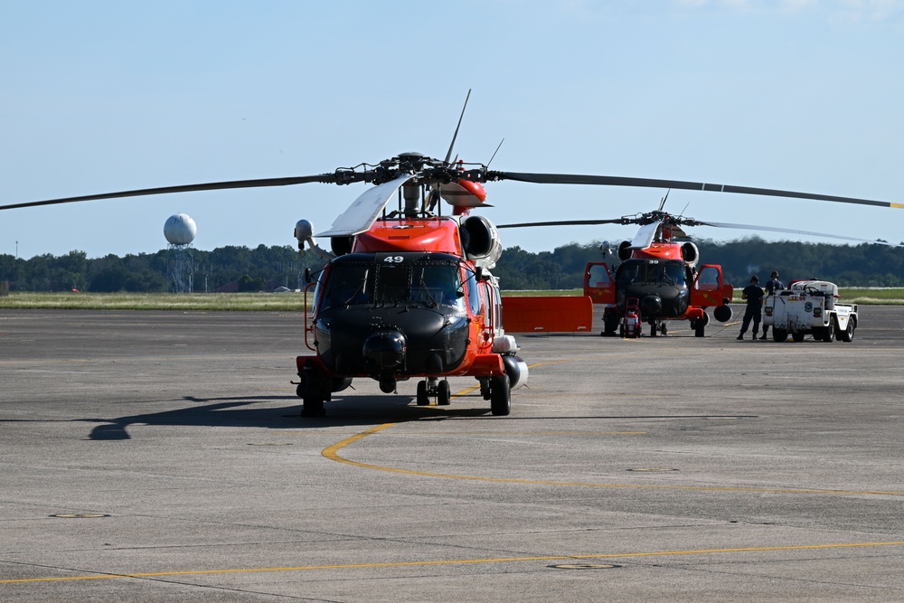 Coast Guard Air Station Clearwater aircrews arrive in ATC Mobile