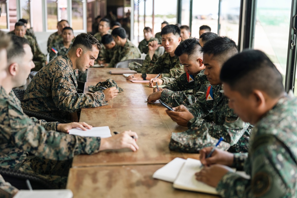 KAMANDAG 8: U.S., Philippine Marines, JGSDF hold planning meeting in Burgos