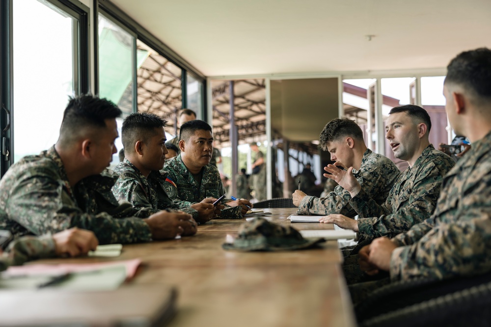 KAMANDAG 8: U.S., Philippine Marines, JGSDF hold planning meeting in Burgos