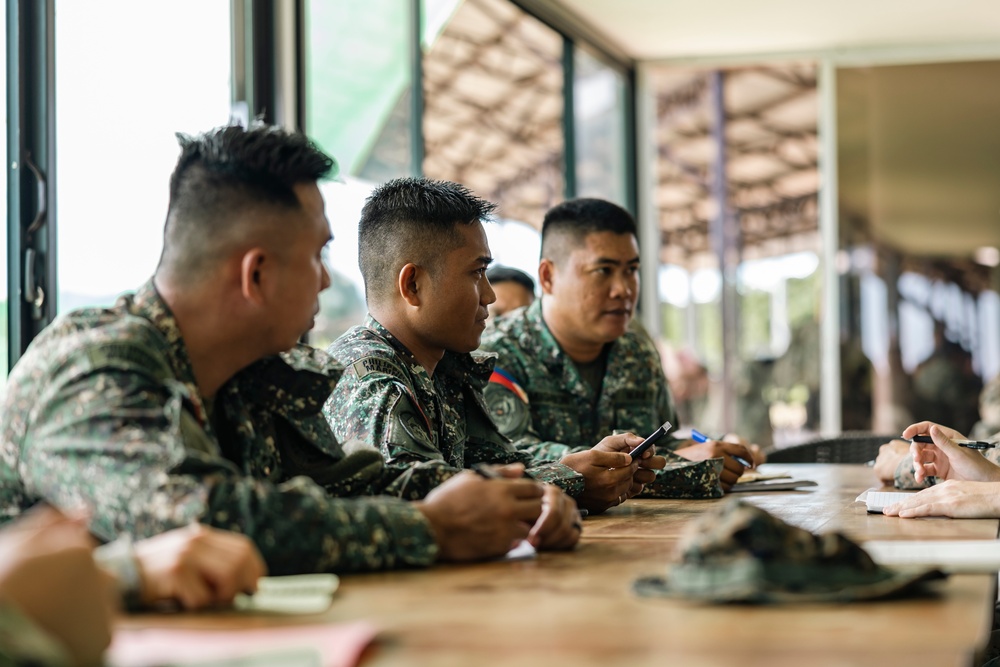 KAMANDAG 8: U.S., Philippine Marines, JGSDF hold planning meeting in Burgos