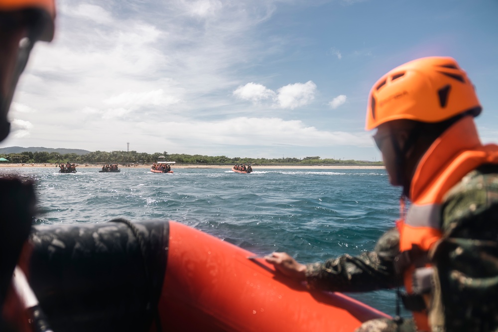 KAMANDAG 8: U.S., Philippine Marines, JGSDF; Small Boat SMEE