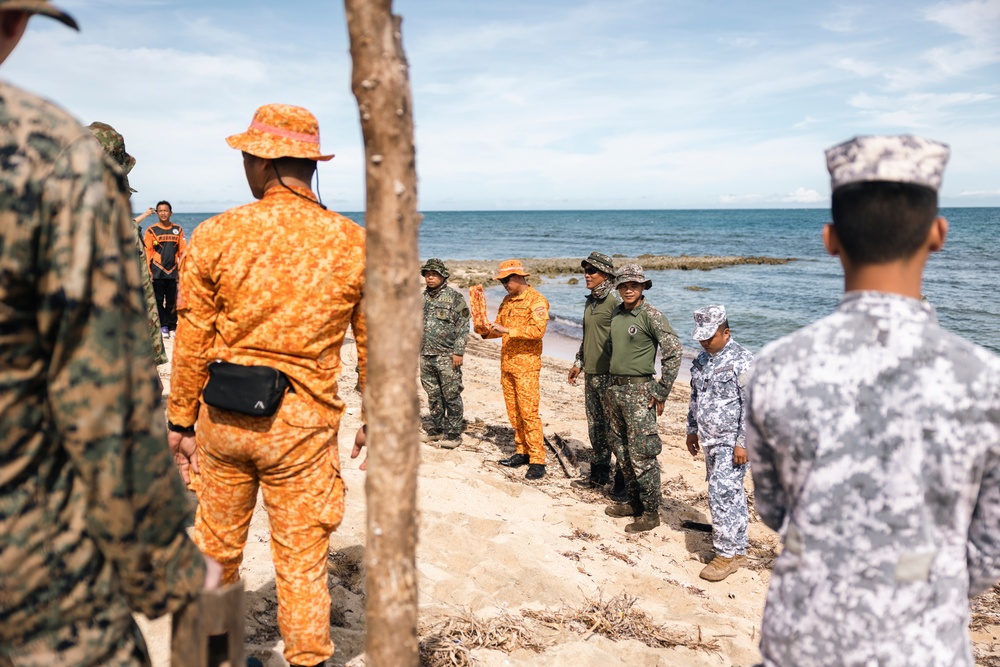 KAMANDAG 8: U.S., Philippine Marines, JGSDF; Small Boat SMEE