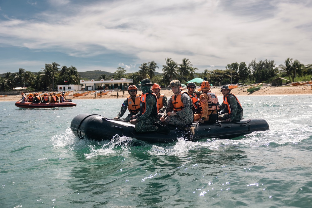 KAMANDAG 8: U.S., Philippine Marines, JGSDF; Small Boat SMEE