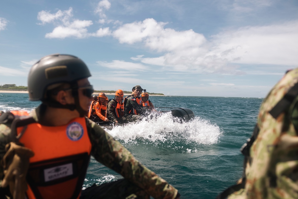 KAMANDAG 8: U.S., Philippine Marines, JGSDF; Small Boat SMEE