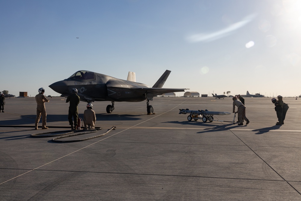 DVIDS - Images - WTI 1-25: Air Delivered Ground Refueling [Image 6 of 7]