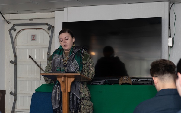 Wasp Hosts Jewish Cantor for Yom Kippur