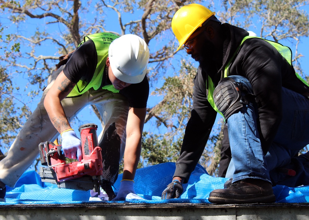 USACE ‘Blue Roof’ installs begin in Sarasota at record pace