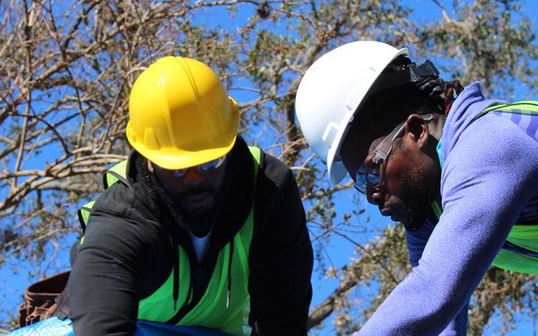 USACE ‘Blue Roof’ installs begin in Sarasota at record pace