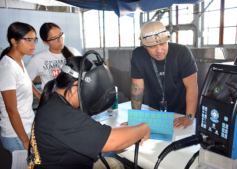 Kailua High School visits PHNSY &amp; IMF