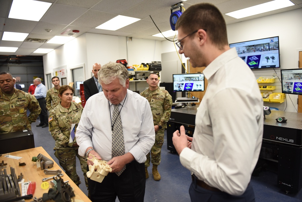 NAWCAD Lakehurst Welcomes Army Reserve Assistant Chief